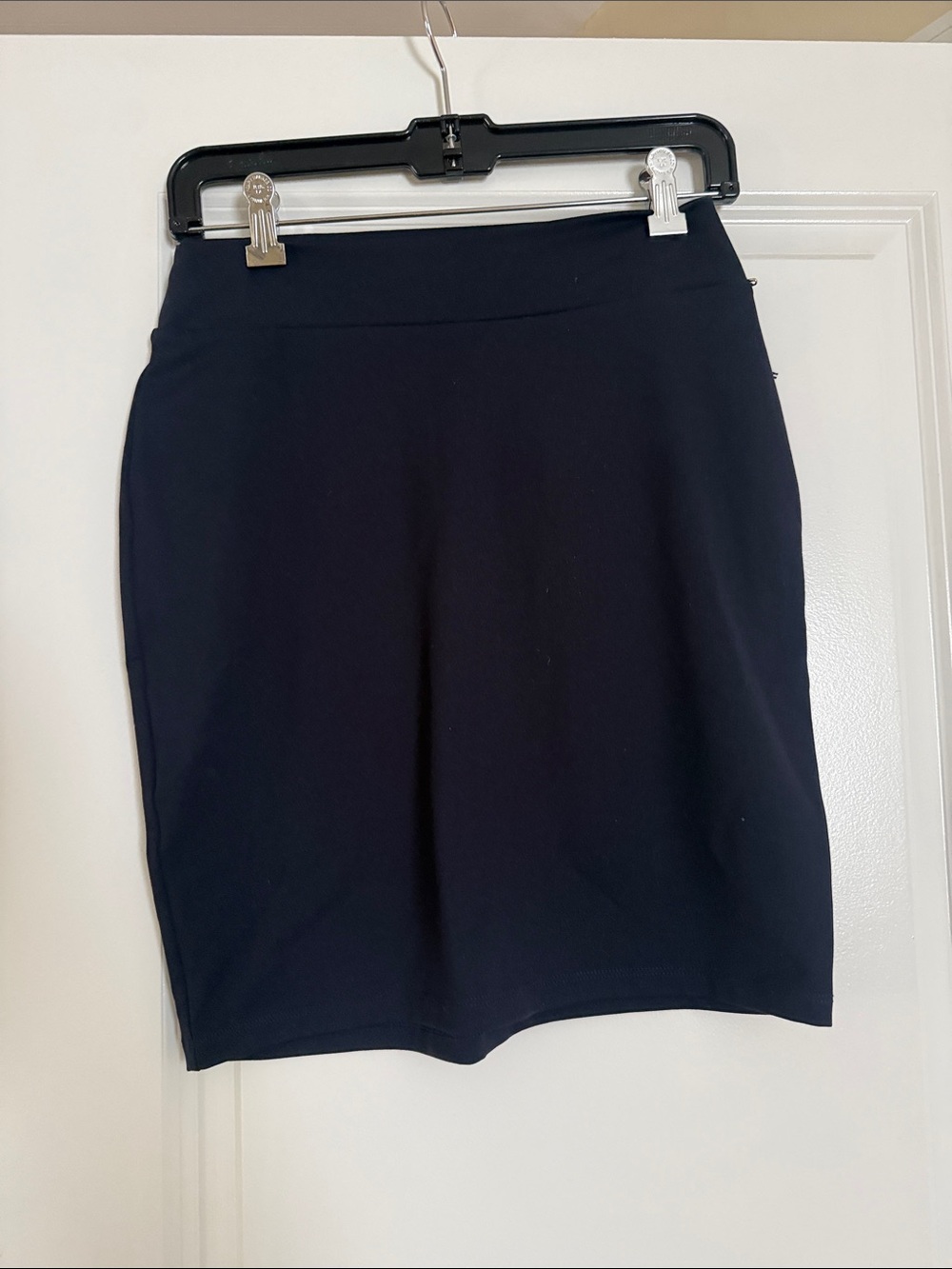 Susana Monaco Classic Black Pencil Skirt
